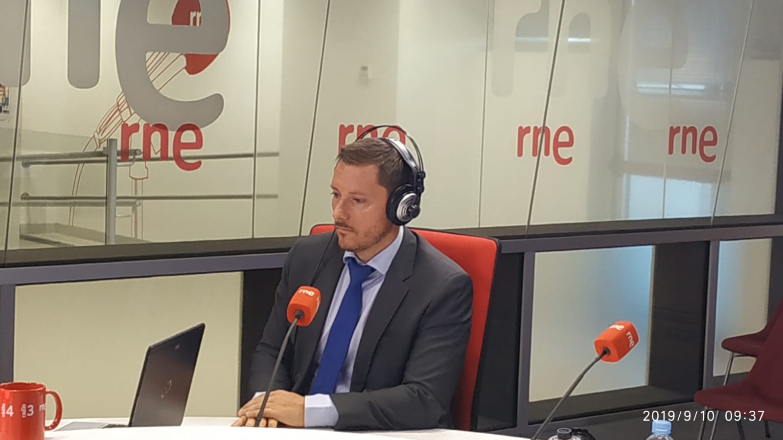 Noticia en directo de RNE del informe sobre IRPH favorable para el consumidor del TJUE con SERGIO NOGUÉS
